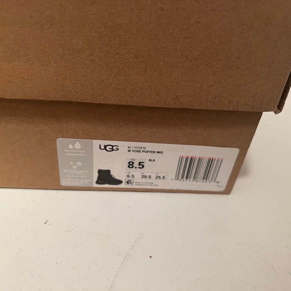 NEW Women’s UGG Genuine Shearling Lined Mid Puffer Boot Black - Picture 6 of 10